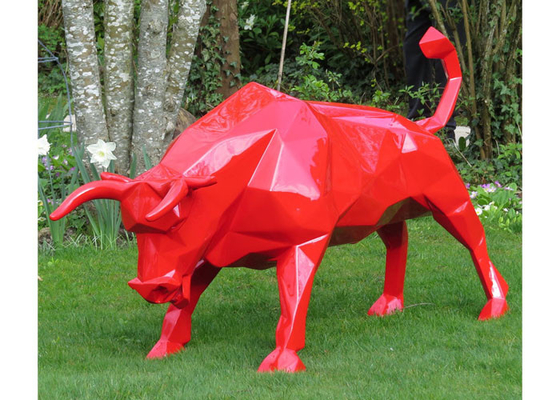 سعر جيد Red Bull Animal Outdoor Fiberglass Sculpture بالحجم الطبيعي تصميم ثلاثي الأبعاد للديكور الانترنت