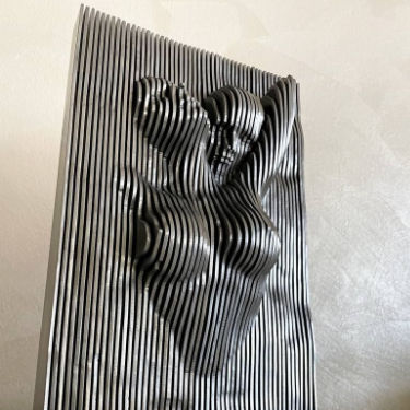 سعر جيد تصميم النحت المصنع الحائط الحديث الزخرفي النحت الفولاذي المعدن التمثال الفن الانترنت