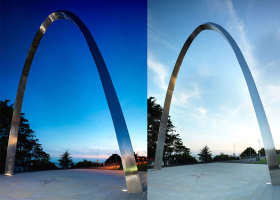 سعر جيد الحديث النحت الفولاذ المقاوم للصدأ في الهواء الطلق القوس النحت للديكور الحضرية الانترنت