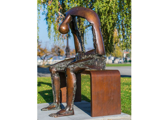 سعر جيد بالحجم الطبيعي صب رجل برونزي يجلس على مقعد تمثال الانترنت