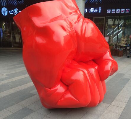 منحوتة قبضة من الألياف الزجاجية الزخرفية المخصصة منحوتة بالحجم الطبيعي تمثال معدني مصنع / الشركة المصنعة